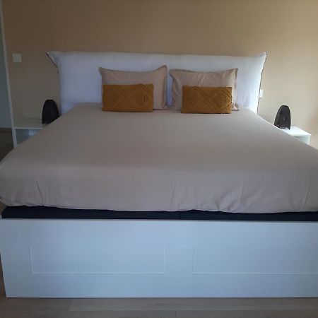 Logement Confortable Dans Residence Privee A Amplepuis Exterior foto
